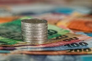 Leia mais sobre o artigo Os 5 Erros Mais Comuns de Quem Está Começando a Investir (E Como Evitá-los!)